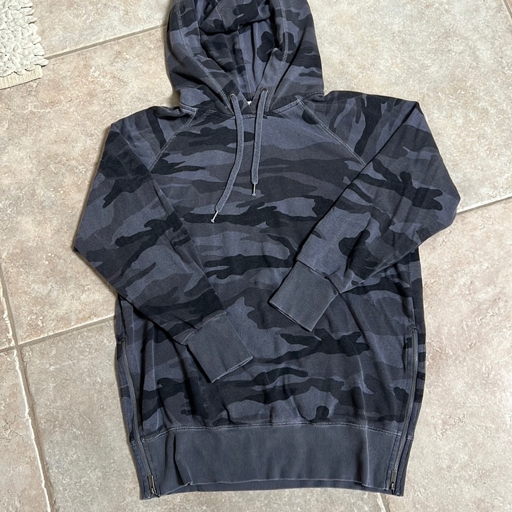 Splendid camo hoodie